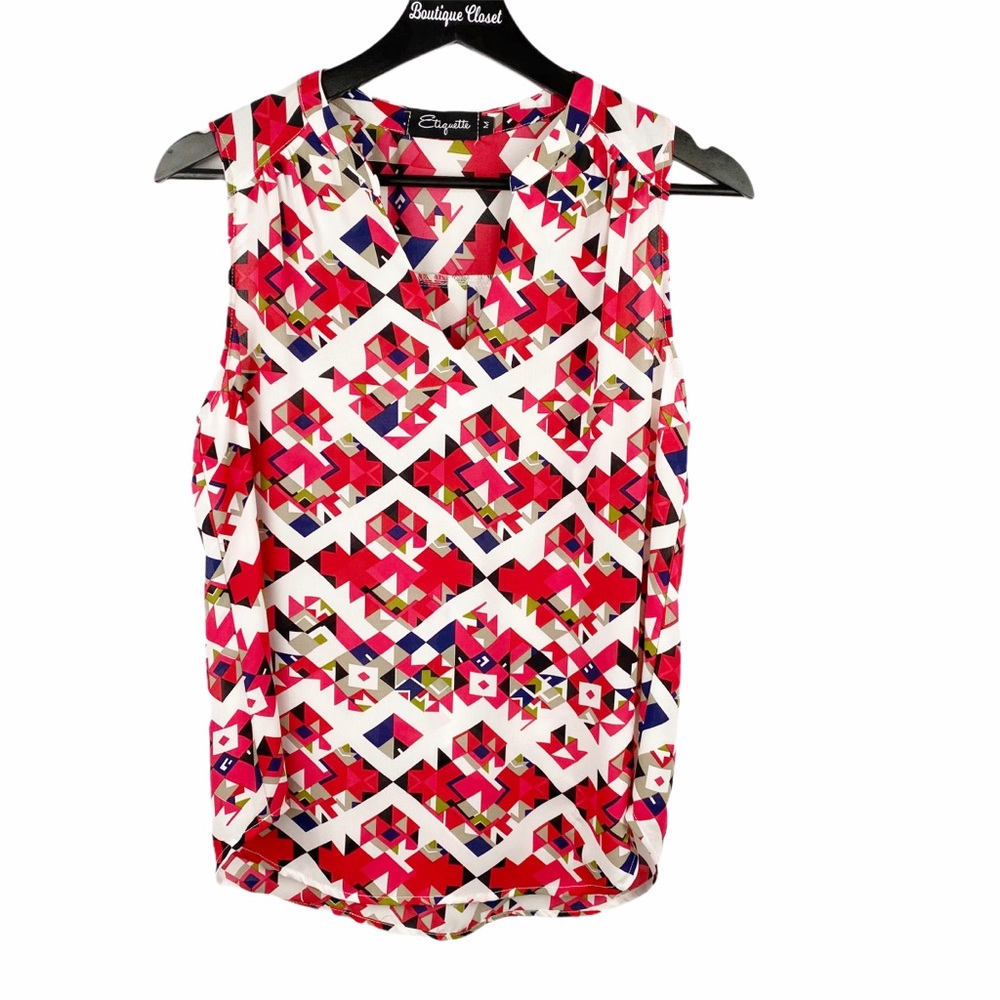 ETIQUETTE Hi/Lo Red Geometric Sleeveless Top Med